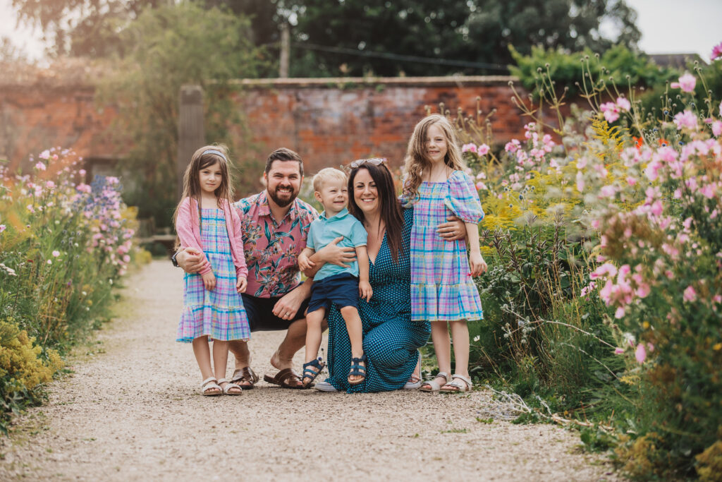 Outdoor family photo shoot at Elvaston Castle