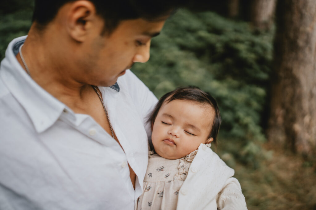 dad and baby daughter